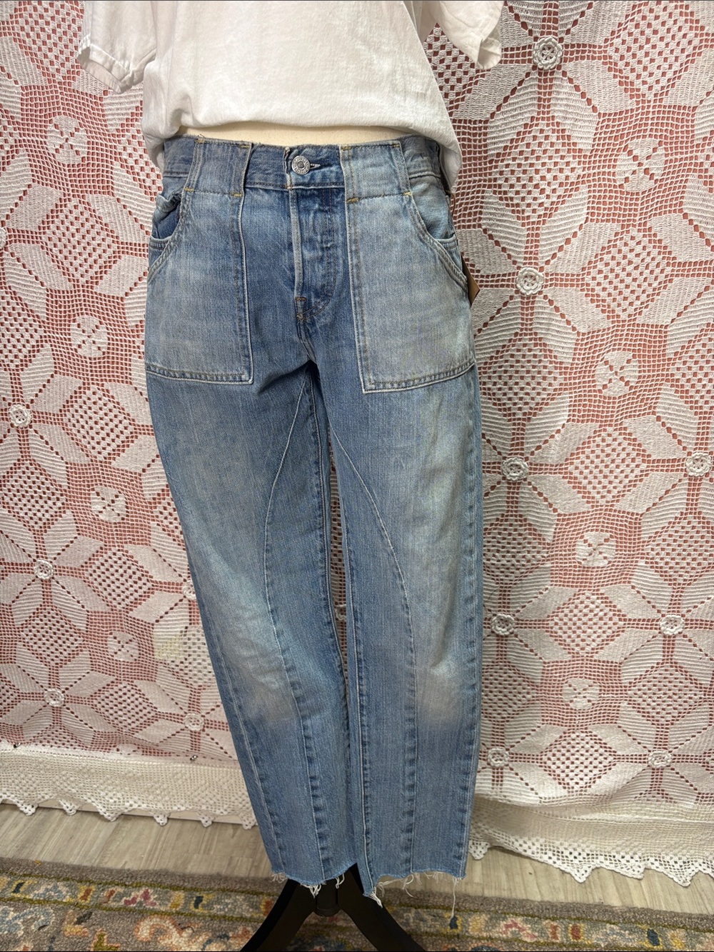 Levi’s Engineered Jeans – Light Wash – Size 6